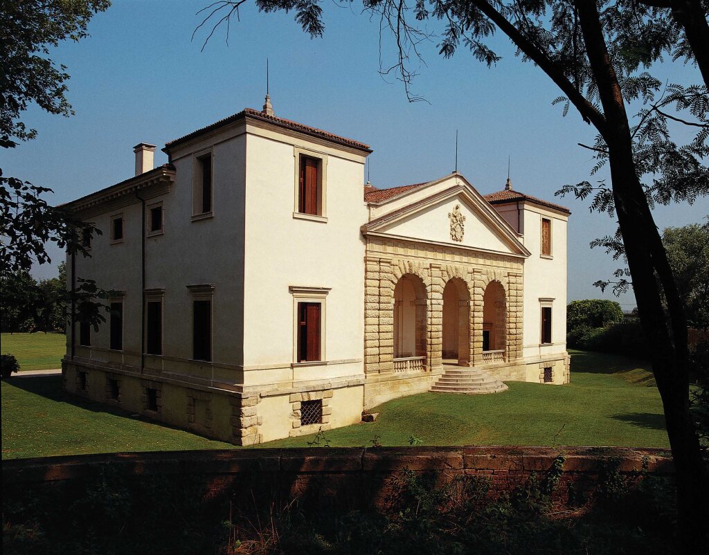 Facciata principale di Villa Pisani Bonetti a Bagnolo di_Lonigo (Vi)